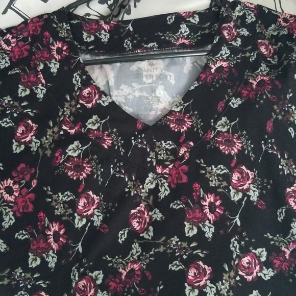 Outfit - Picture 2 of 3